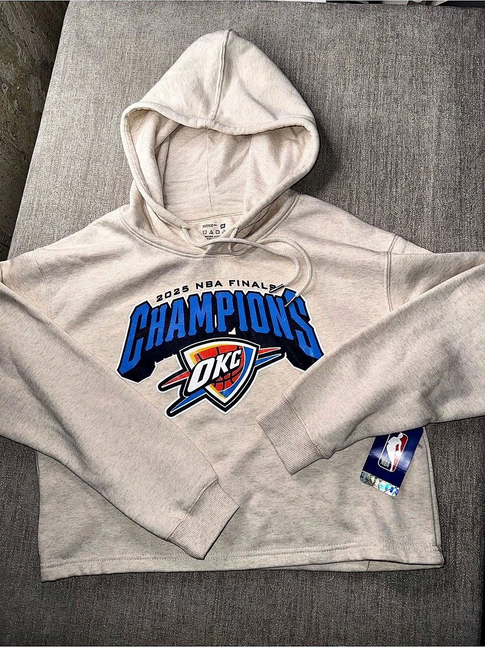 Oklahoma City Thunder 2025 NBA Finals Champions Hoodie Medium NWT